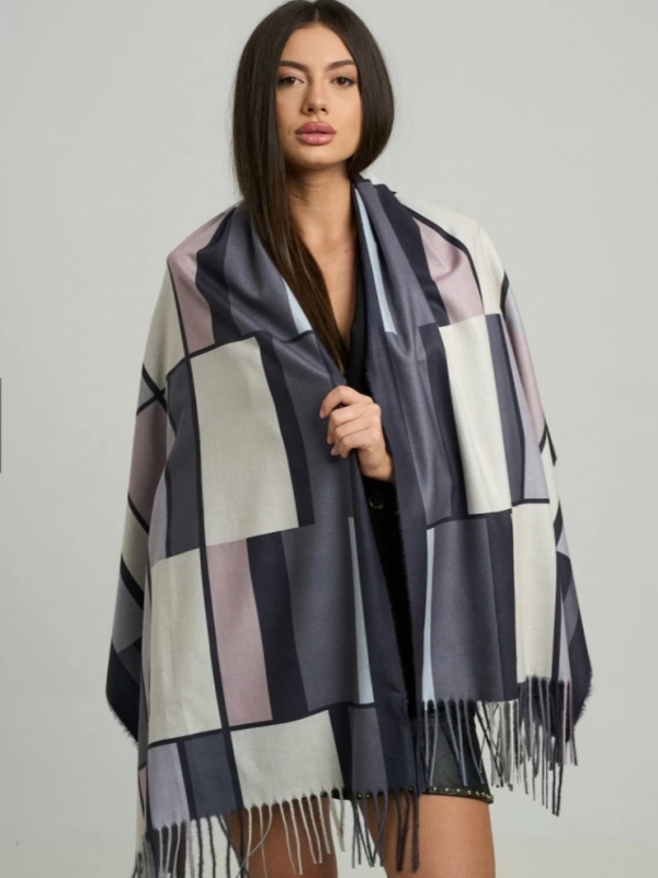 Women's cashmere scarf in black with a geometric print