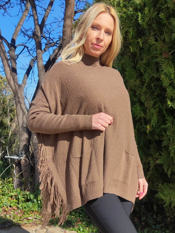 Elegant women's blouse with fringes and pockets in brown