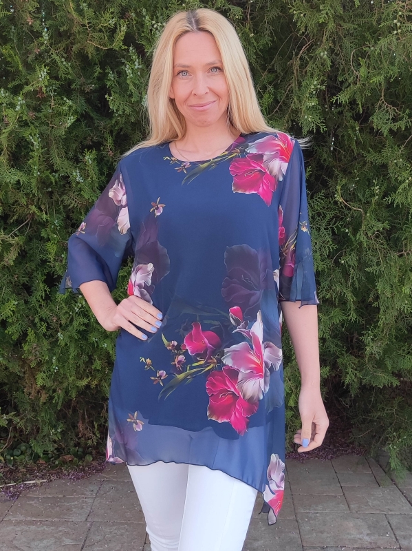 Women's tunic in dark blue with floral print