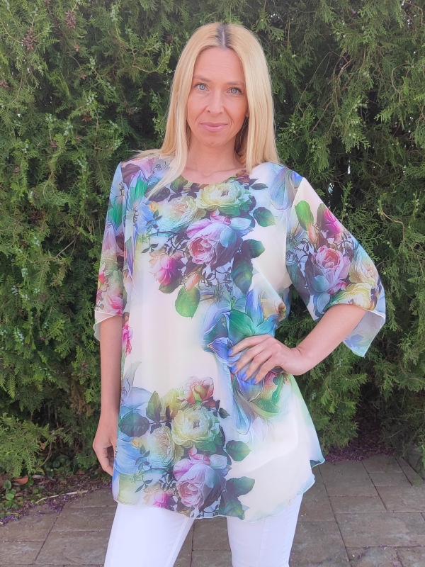 Women's tunic in beige with floral print