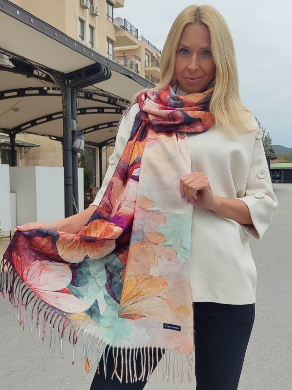 Women's cashmere scarf 