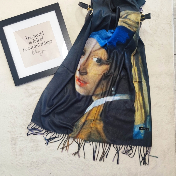 Women's cashmere scarf 