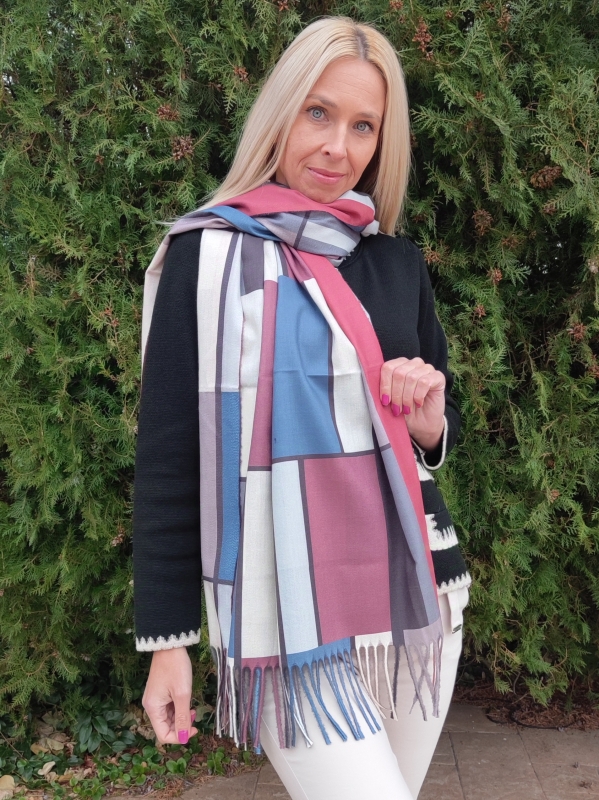 Дамски кашмирен шал с геометричен принт 