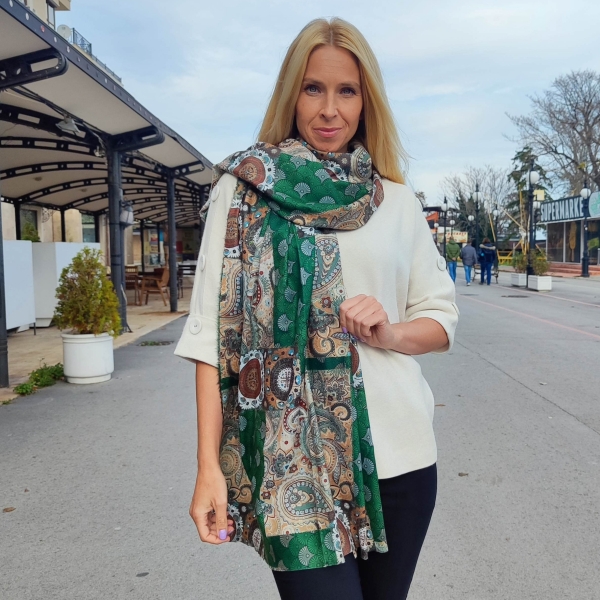 Luxurious women's scarf with artistic pattern in green
