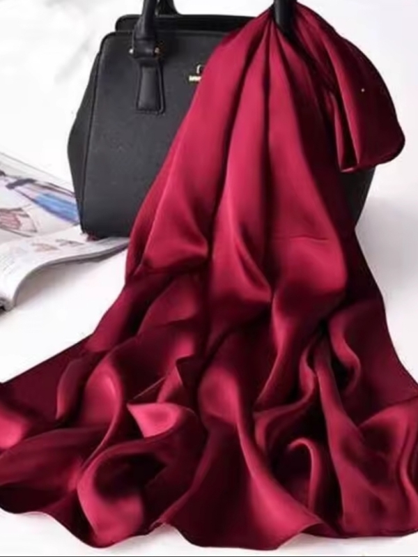Едноцветен сатенен шал