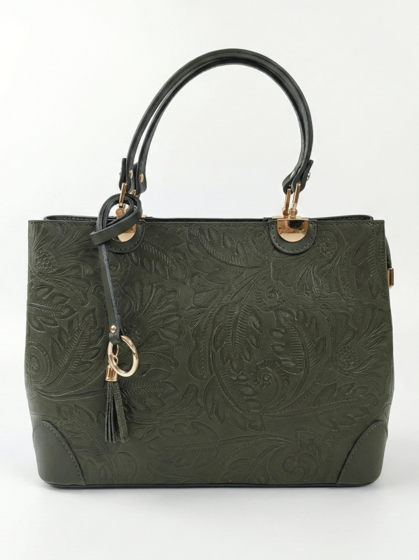 Елегантна зелена дамска чанта от естествена кожа с релефни флорални мотиви, къси дръжки и декоративен пискюл, произведена в Италия.