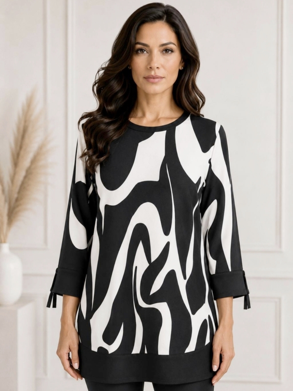 Black and white maxi tunic with a geometric print | Unique Fashion