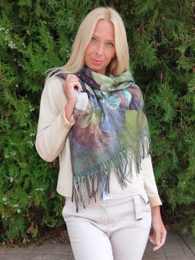 Women's cashmere scarf 