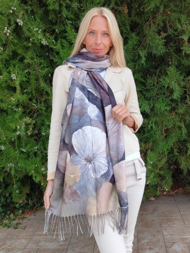 Women's cashmere scarf 