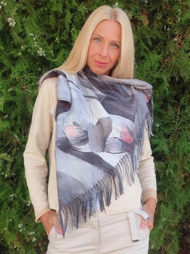 Women's cashmere scarf 