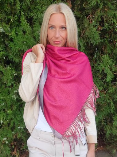 Women's cashmere scarf 