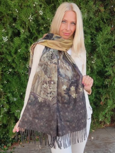 Women's cashmere scarf