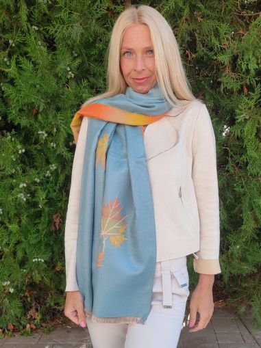 Women's cashmere scarf 