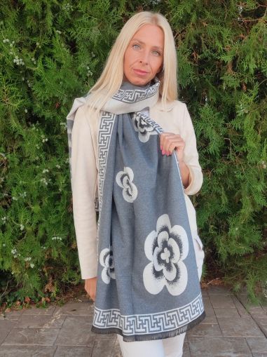 Women's cashmere scarf 