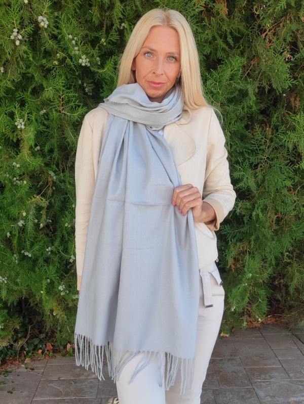 Women's cashmere scarf 