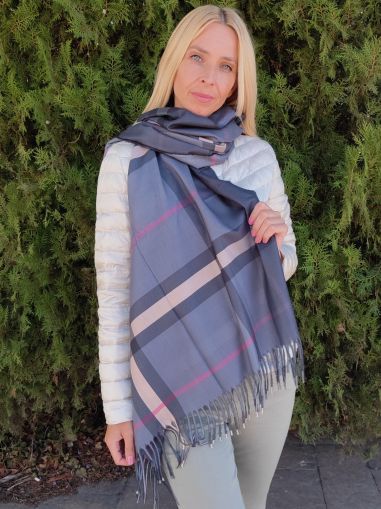 Women's cashmere scarf