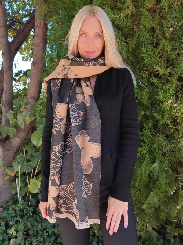 Winter scarf with floral motifs in black