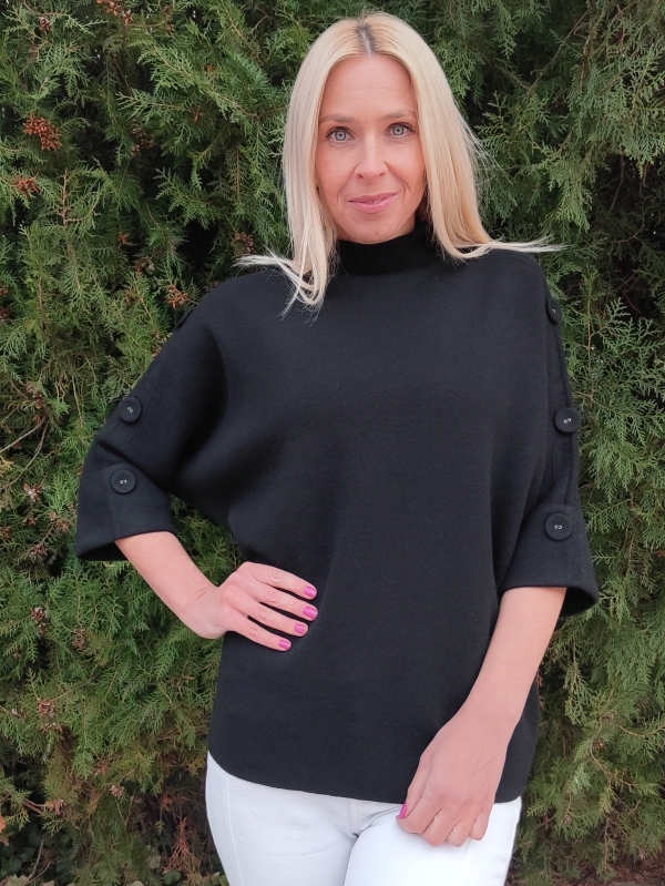 Women's blouse in black with buttons and short sleeves