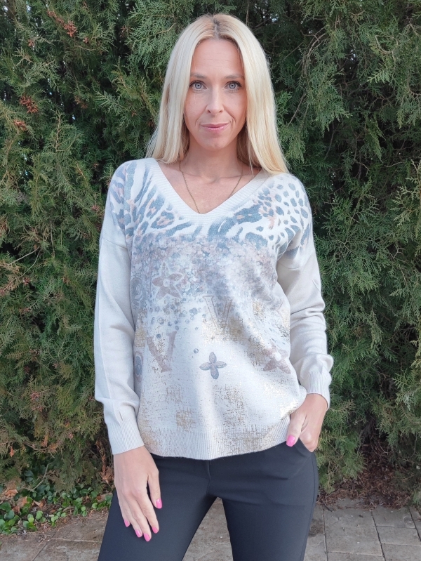 Women's sweater in beige with gold and tiger print