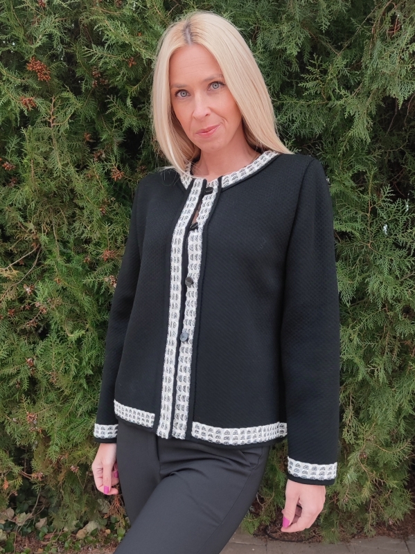 Women's jacket-style vest in black