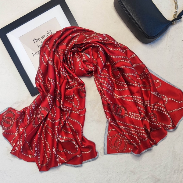 Women's scarf in red