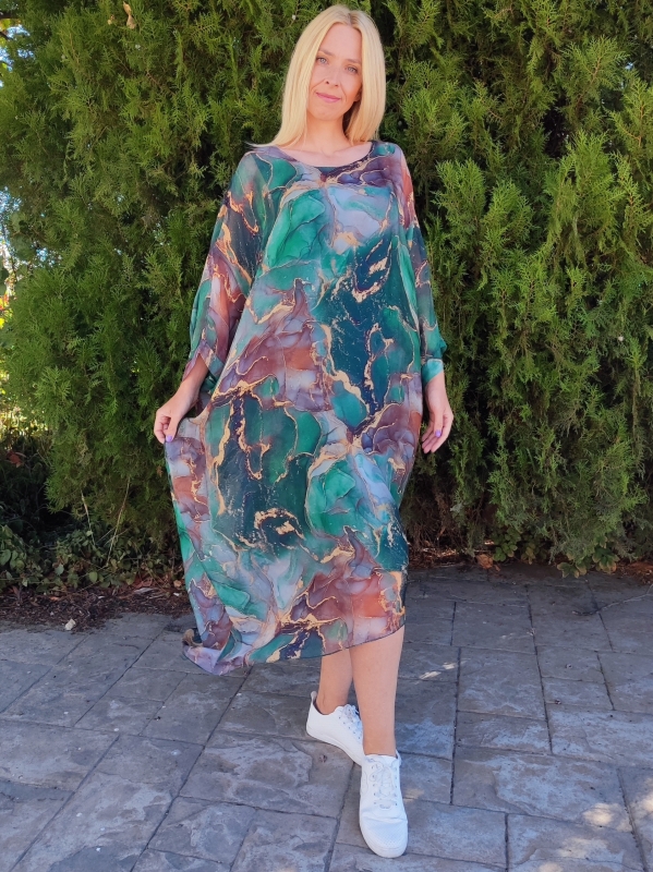 Silk dress in iridescent shades 