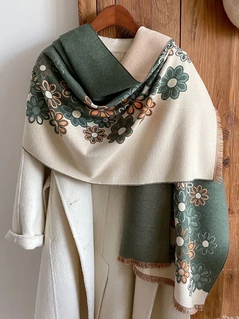 Women's scarf with floral motifs in green and beige
