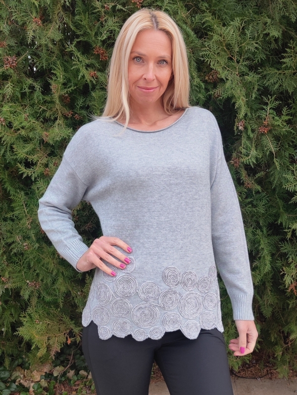 Women's sweater with circles 