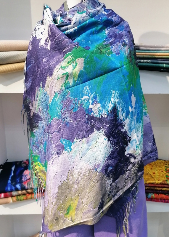 Кашмирени шал с преливащи цветове