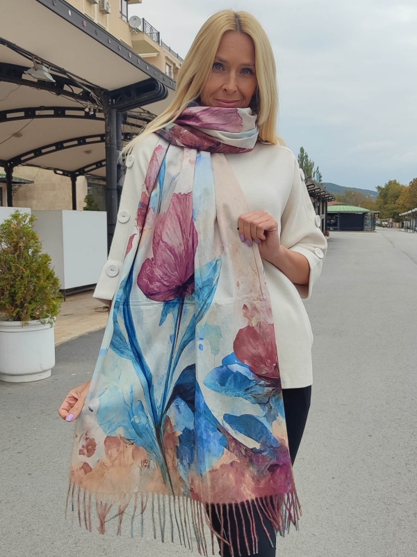 Елегантен кашмирен шал с флорален принт