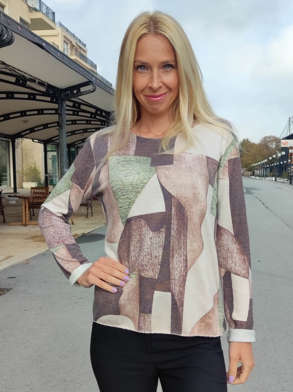 Elegant women's blouse with geometric print in green-brown tones