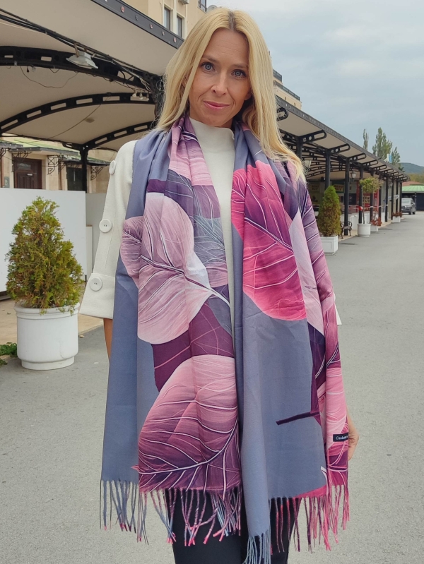 Cashmere scarf “Golden Leaf”