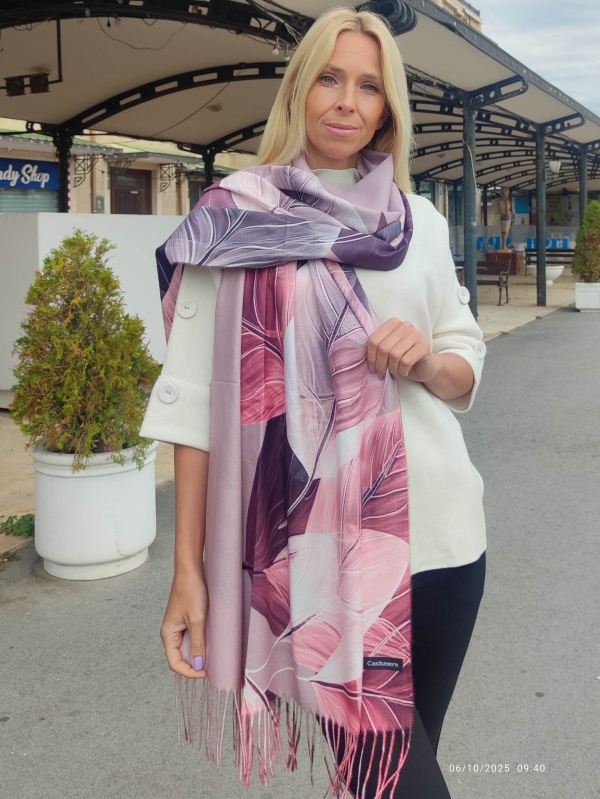 Scarf “Golden Leaf”