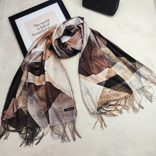 Кашмирени шал с геометричен принт 