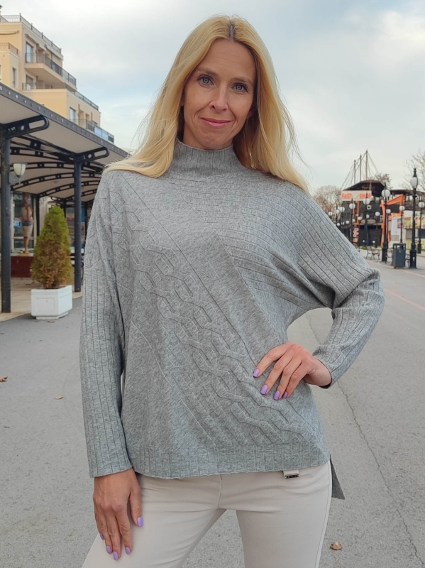 Дамска блуза от фино плетиво в сиво