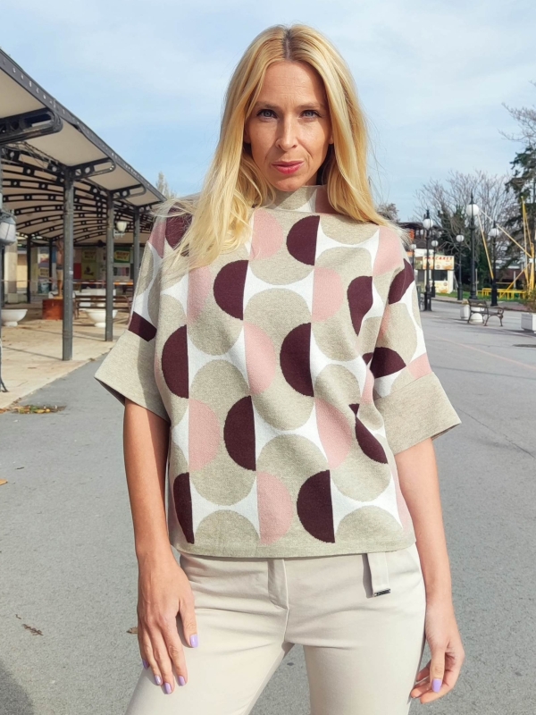 Women's sweater with geometric print - one size fits all