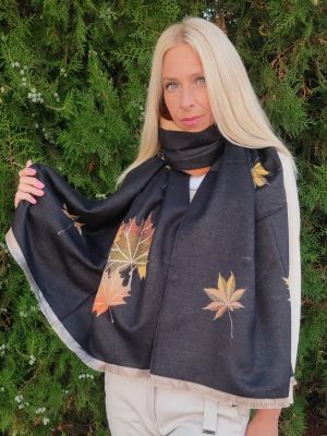 Women's cashmere scarf 