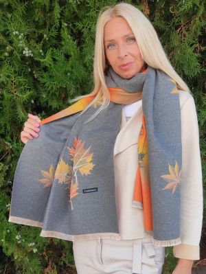 Women's cashmere scarf 