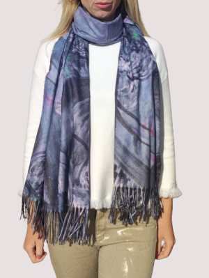 Women's cashmere scarf