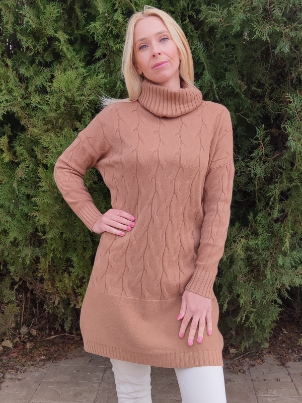 Women's braided tunic with polo collar