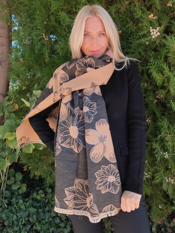 Winter scarf with floral motifs in black