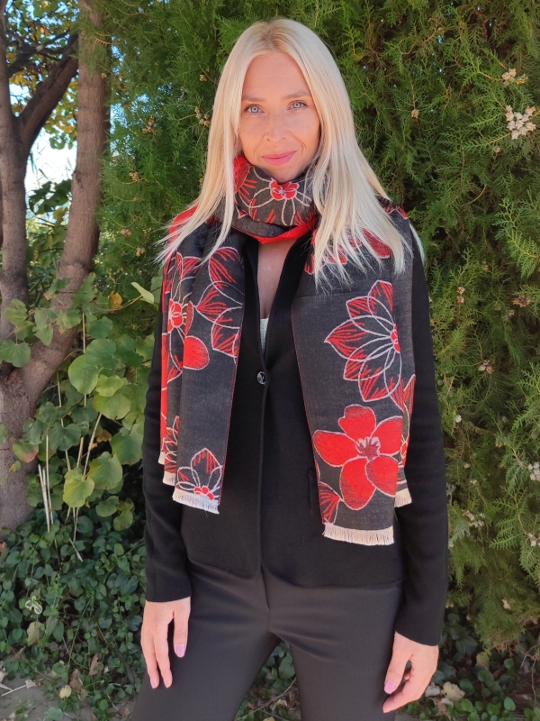 Winter scarf with floral motifs in black