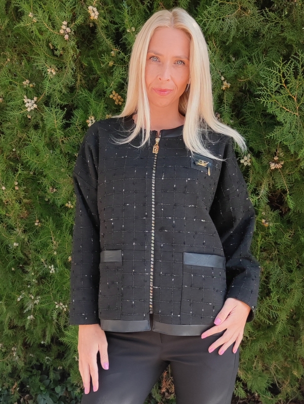 Elegant bouclé jacket in black with gold thread