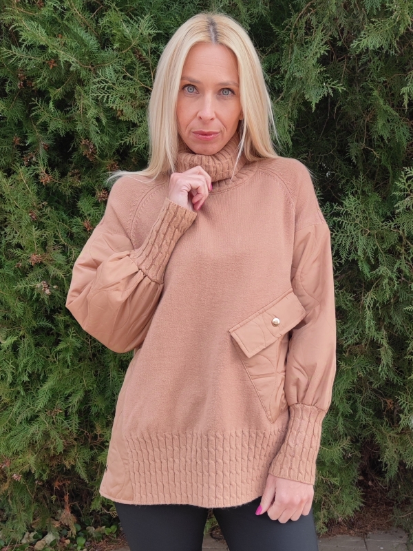 Women's sweater in brown with a pocket