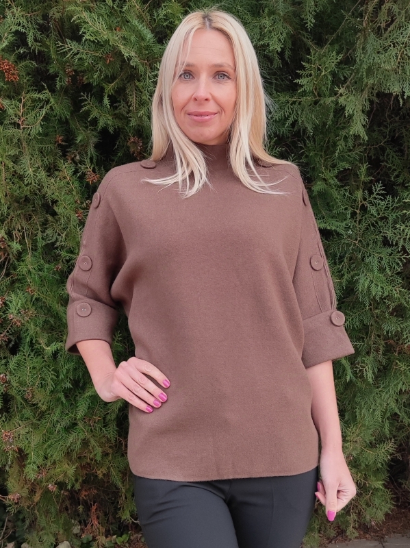 Women's blouse in brown with buttons and short sleeves