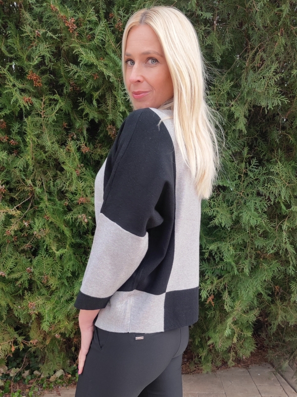 Women's fine knit blouse in grey and black