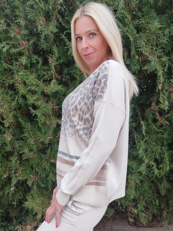 Women's sweater with golden effect and leopard print