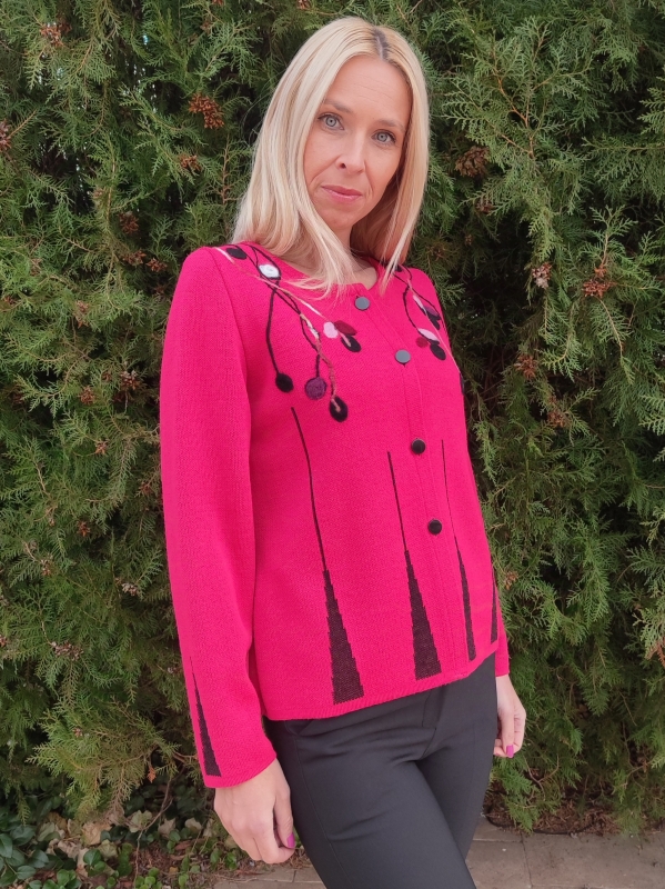 Elegant women's vest in pink with  appliqué