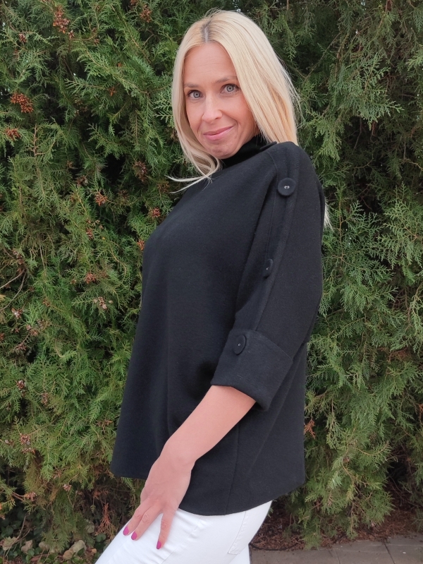 Women's blouse in black with buttons and short sleeves