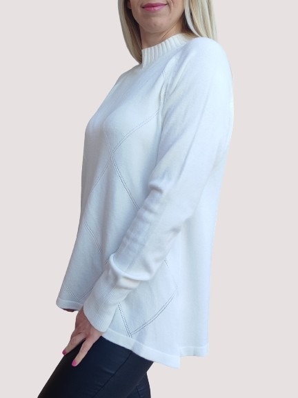 Women's sweater in white